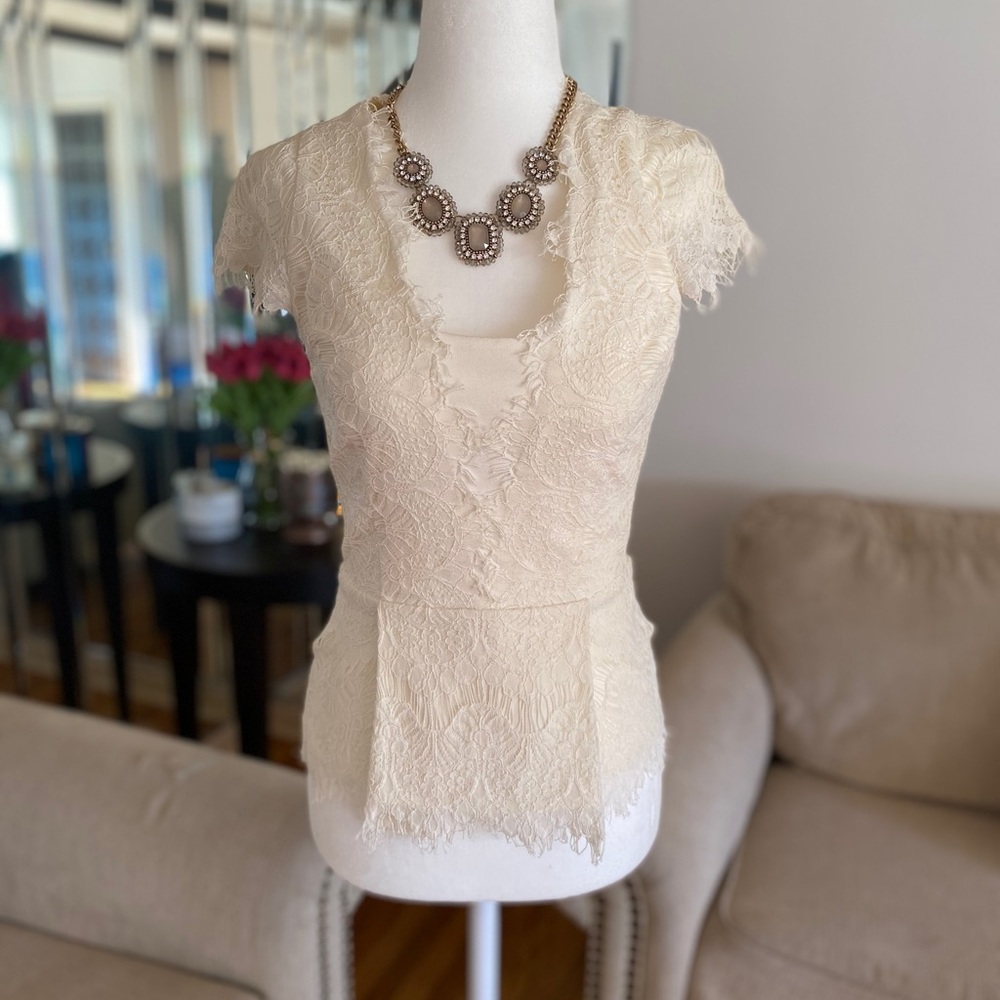 Bebe Stretchy gorgeous lace top